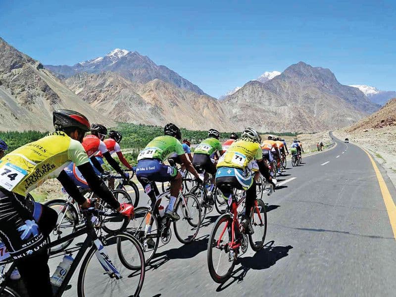 Karakoram Highway cycling Pakistan